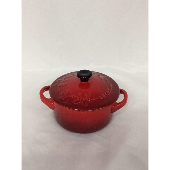 NIB Le Creuset Stoneware Petite Round Casserole Mini Cocotte Cerise Holly 8oz - Picture 2 of 10